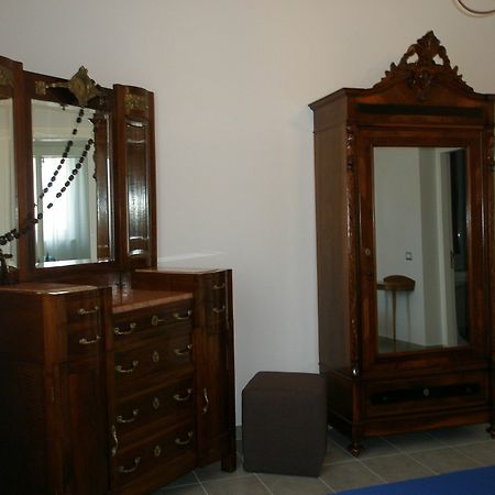 Villa Marietta Чивитанова Марке Екстериор снимка